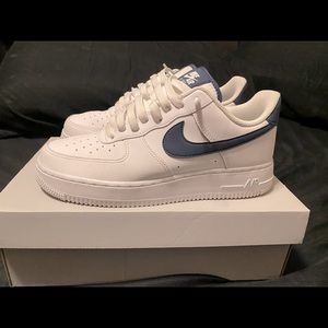 Nike Air Force 1 White/Midnight Navy Size 8 Slight Worn. Comes with original box